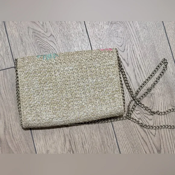 Chelsea28 Floral Embroidered Straw Woven Crossbody Purse Hand Bag Gold Chain - Picture 7 of 7
